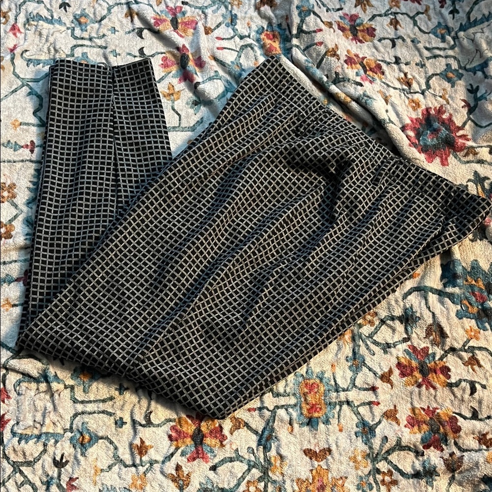 Forever 21 Black and White Checkered Cropped Pants Plus Size 1X